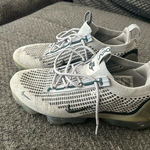 Size 8.5- Nike Air VaporMax 2021 Flyknit SE Phantom Teal 2022